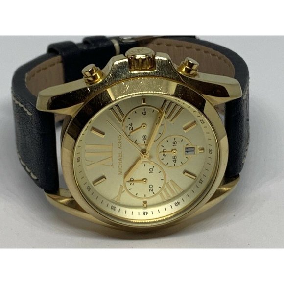 Michael Kors MK5605 Unisex Leather Analog Dial Qua main image 3